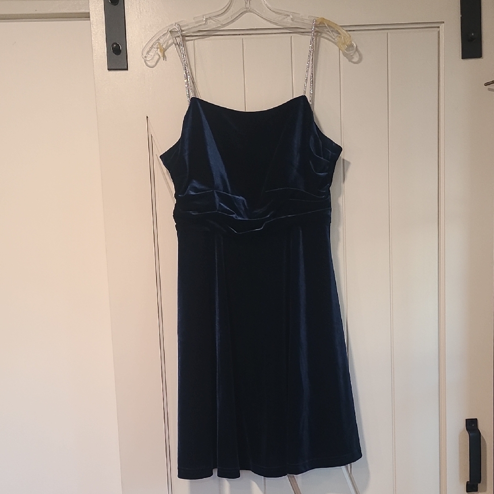 Chic Midnight Blue Velvet Mini Dress